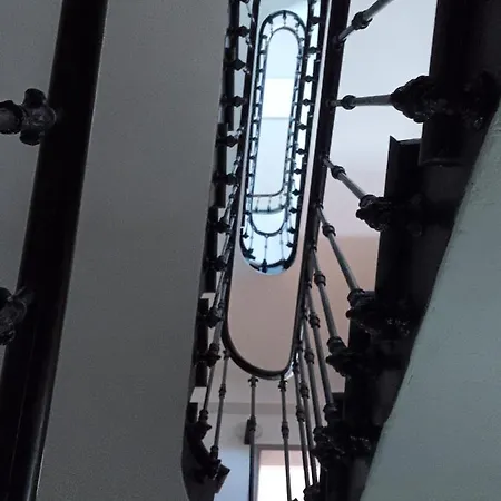 La Maison De La Cloche