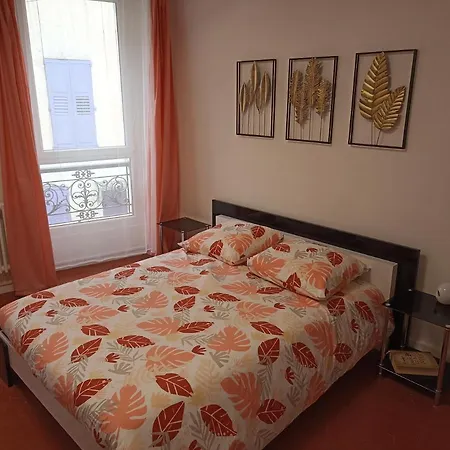 Feriehus La Maison De La Cloche *